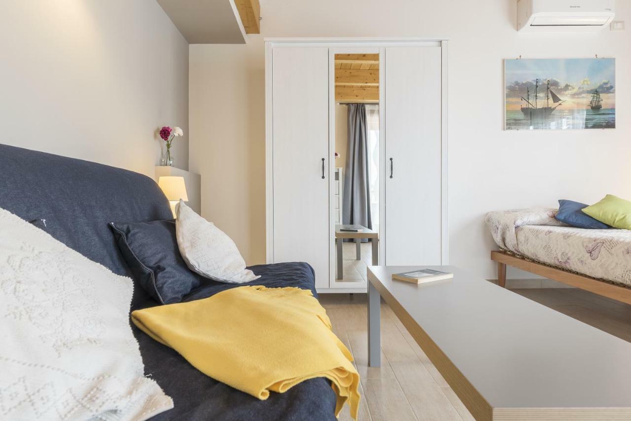 Appartamento Peperino Attic Flat Ciampino Esterno foto