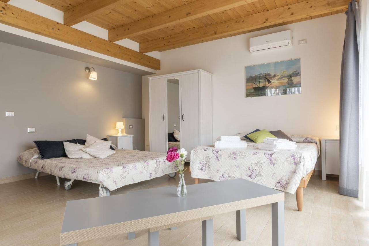Appartamento Peperino Attic Flat Ciampino Esterno foto