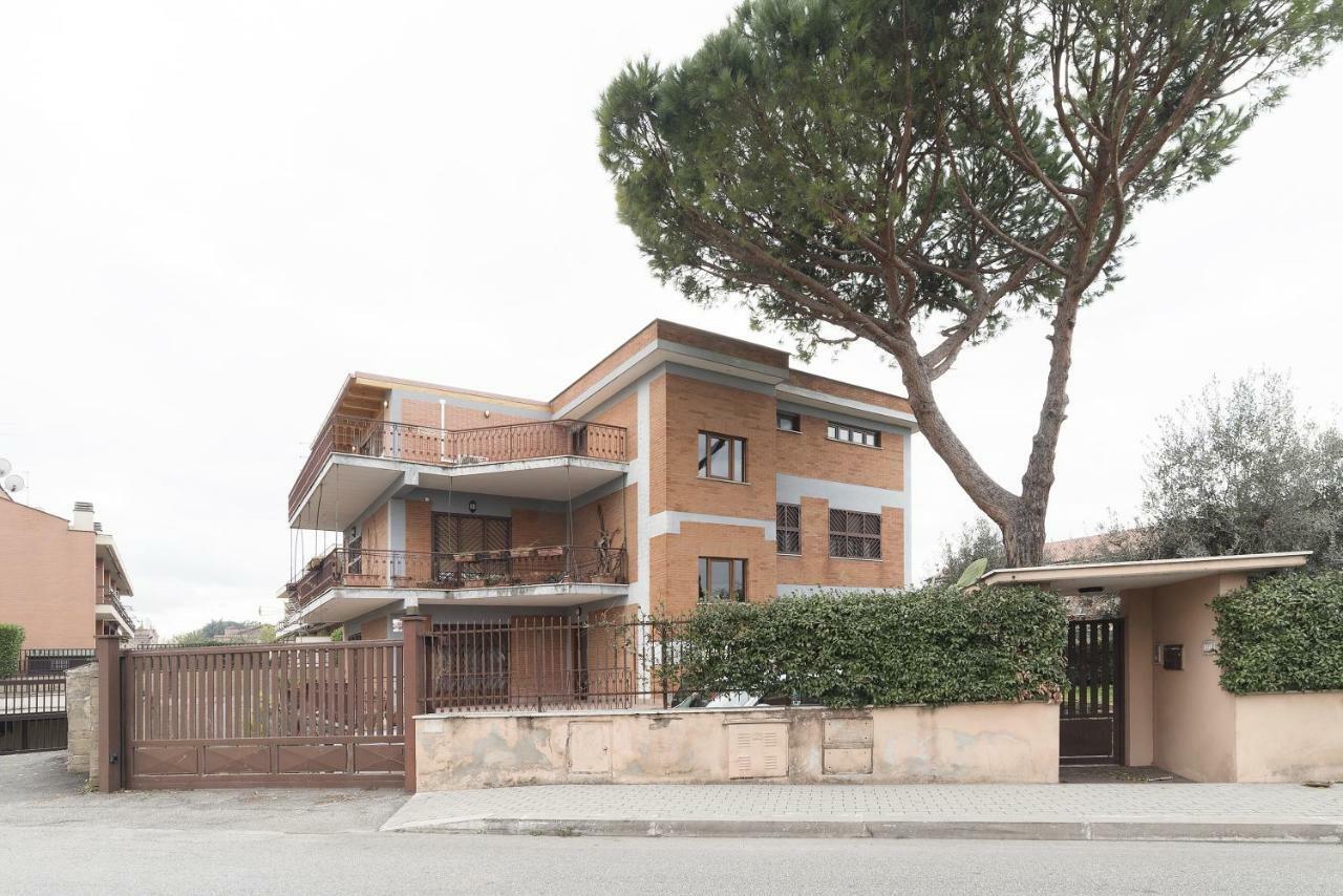 Appartamento Peperino Attic Flat Ciampino Esterno foto