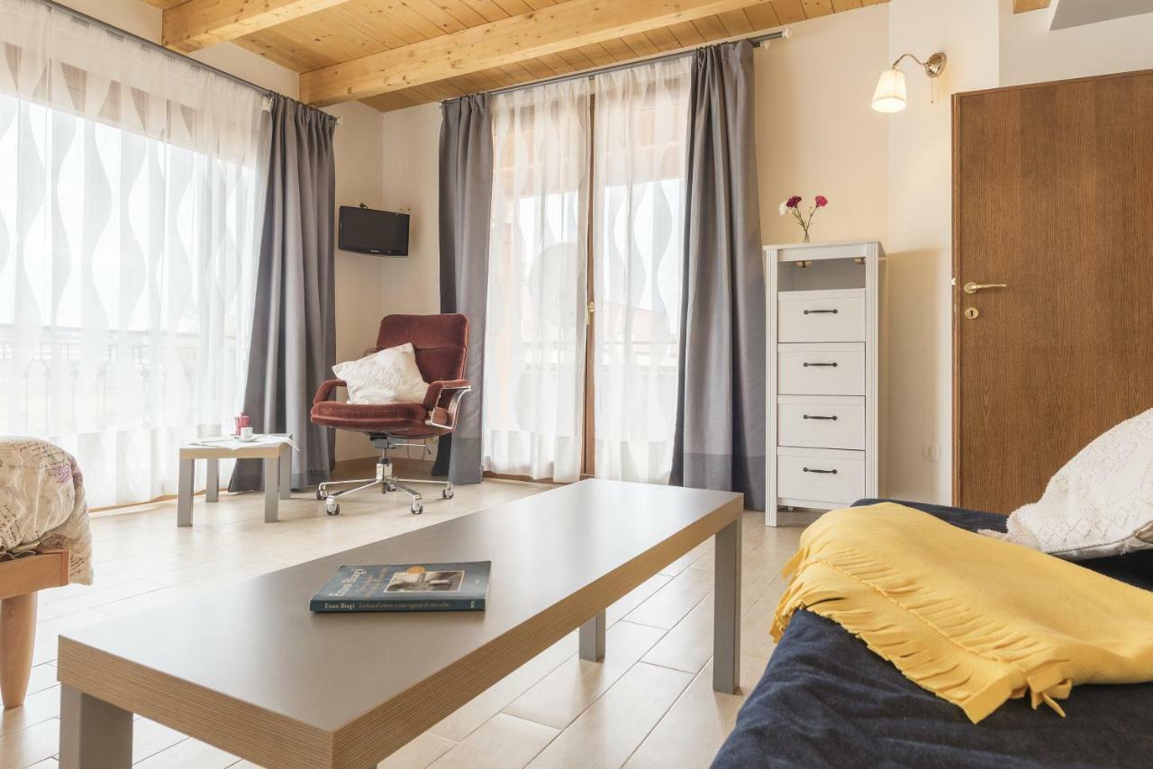 Appartamento Peperino Attic Flat Ciampino Esterno foto