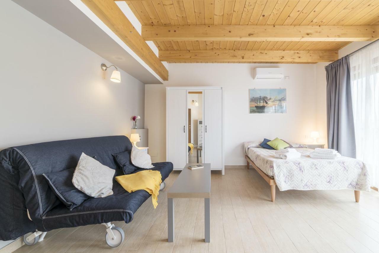 Appartamento Peperino Attic Flat Ciampino Esterno foto